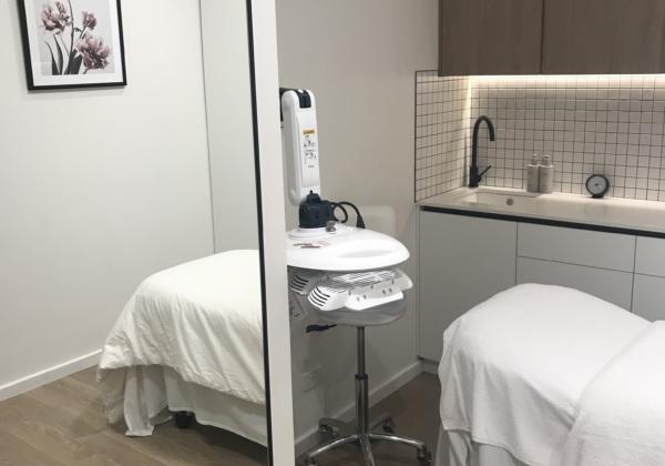 Skin-treatment-reverse-skin-clinic-e1530143239219